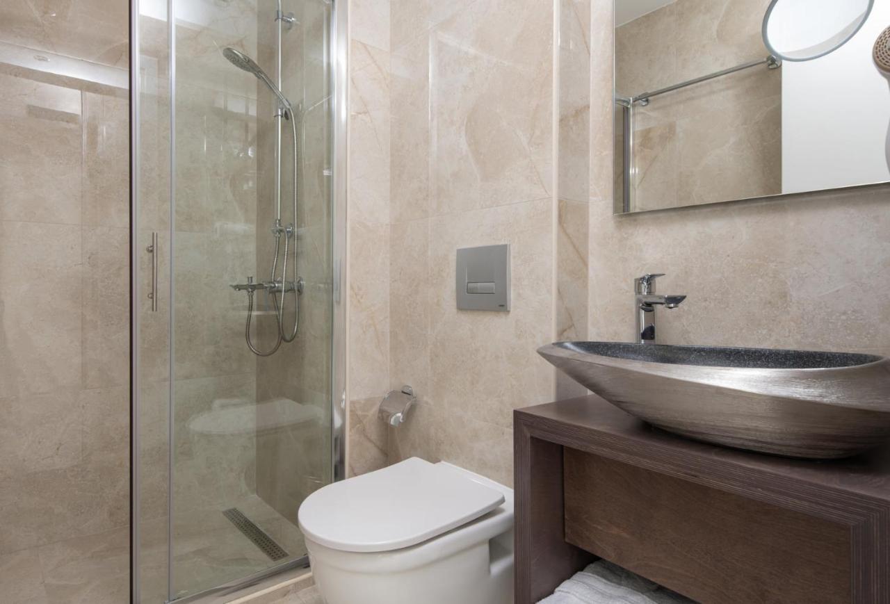 Crist Luxury Apartments Nea Poteidaia Exterior photo