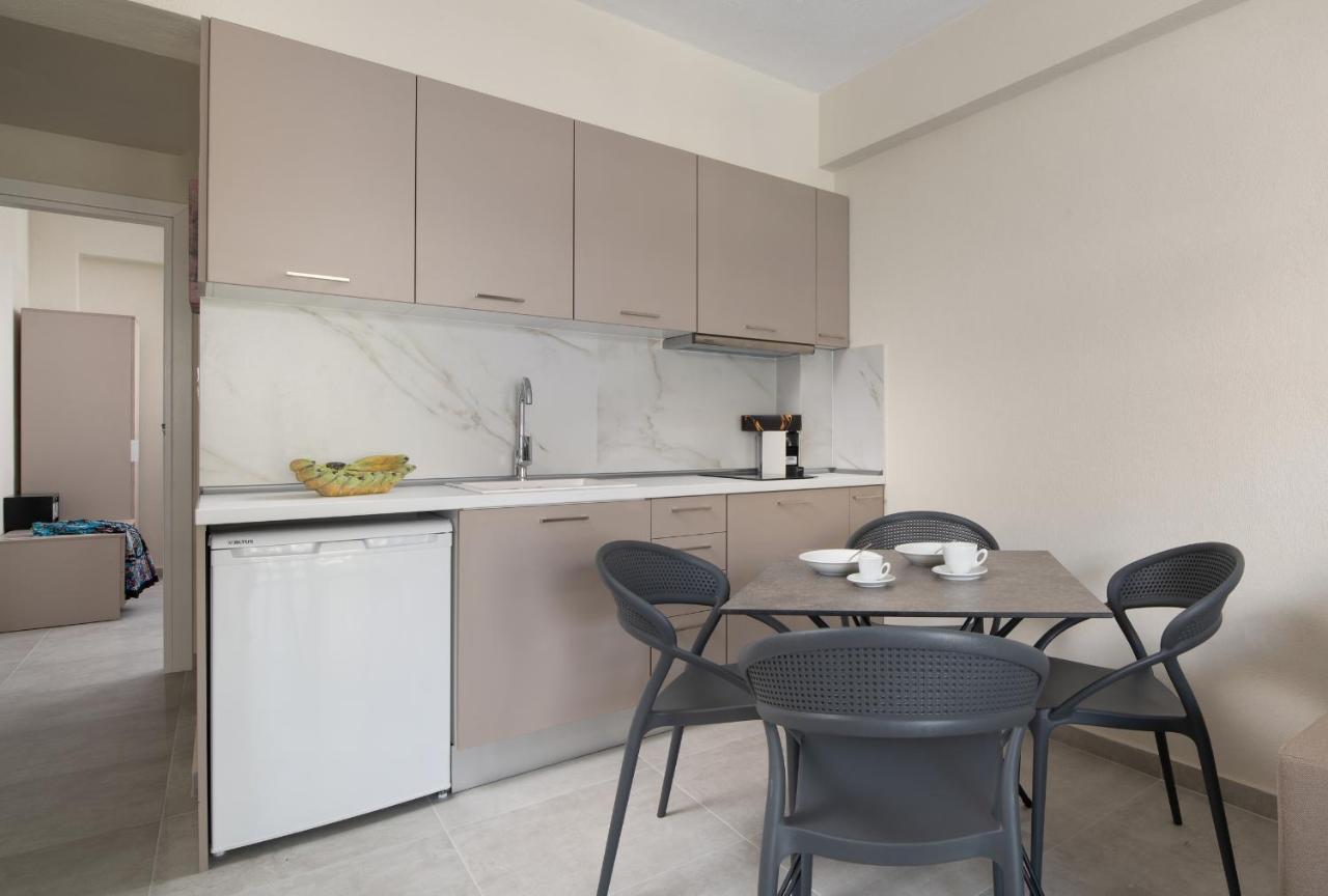 Crist Luxury Apartments Nea Poteidaia Exterior photo
