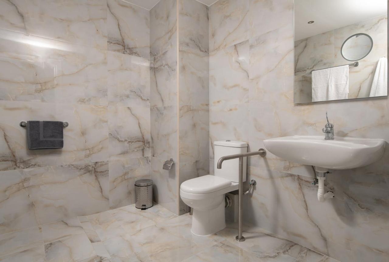 Crist Luxury Apartments Nea Poteidaia Exterior photo